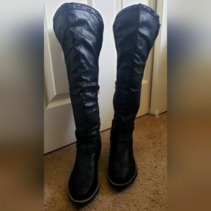 Sz 10 Tall Black Boots